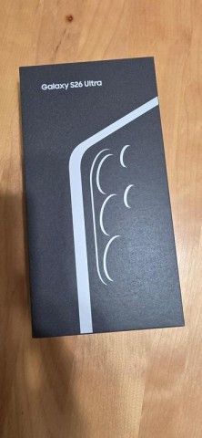 Samsung galaxy s26 ultra in box