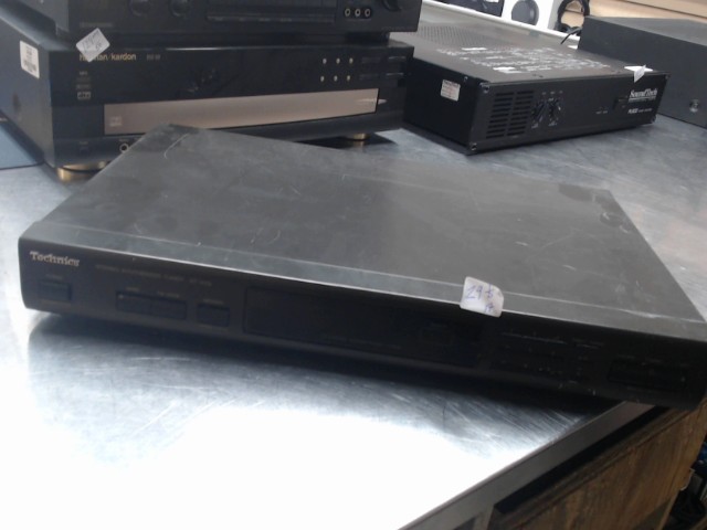 Stereo synthesizer tuner technics