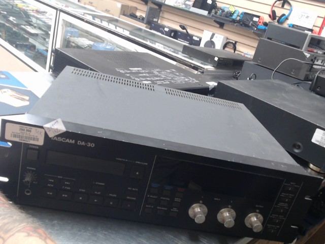 Rack mount prof tape deck rec dat