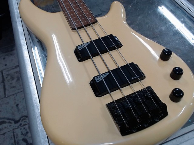 Bass �lectrique (japan 80's)