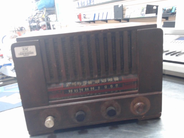 Radio antique am/fm a lampe