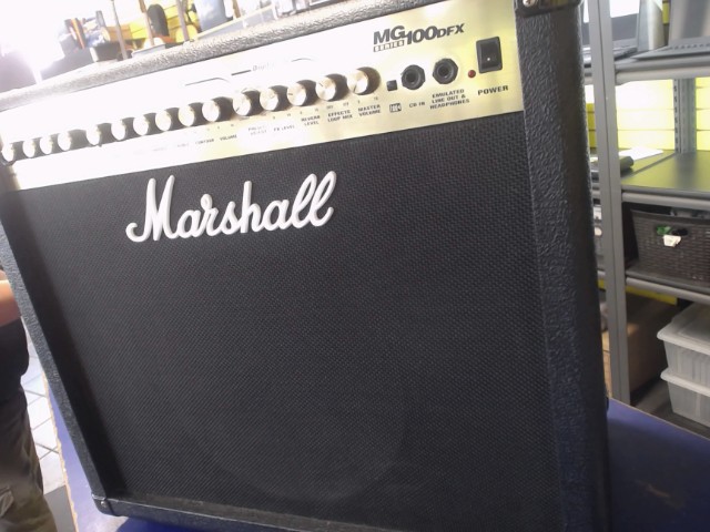 Amplificateur de guitare 100 watts