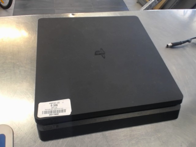 Ps4 slim avec manette et fils