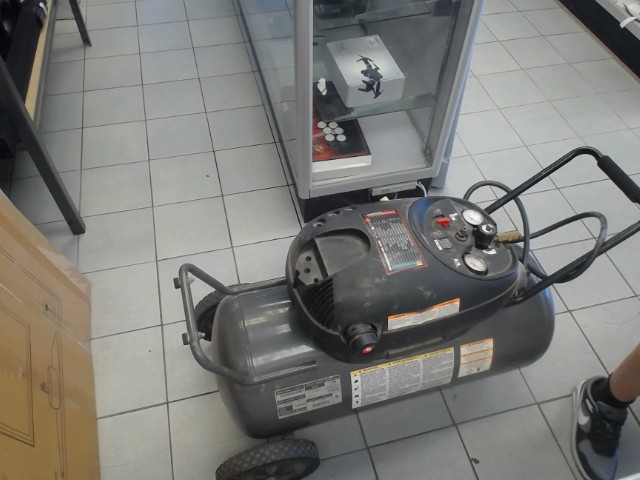 Compresseur air 22gal 150psi max gris