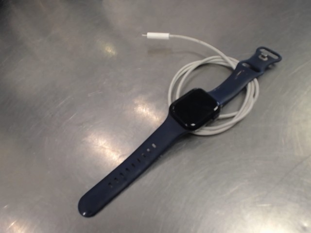 Apple watch series 8 41mm avec chargeur