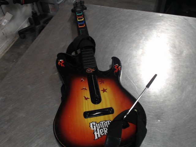Guitare hero jaune/rouge pour xbox 360