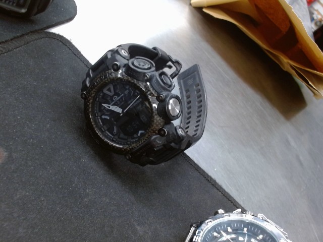 Noir avec tour carbon