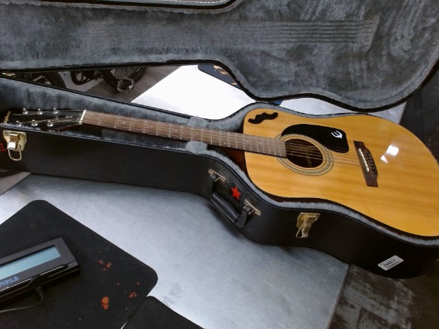 Guitar epiphone dans case dure