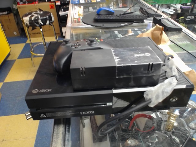 Xbox one avec fil alim seul et manette