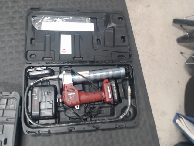 Kit de greesse gun used dans case +acc