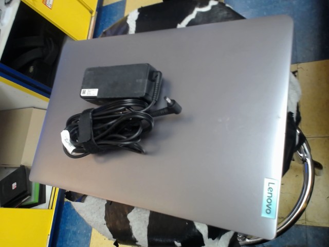 Laptop + chargeur
