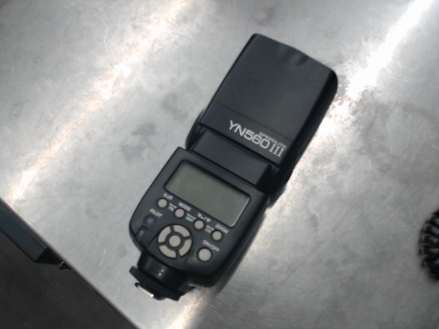 Flash de cam�ra ''r�tro'' 6v digitale