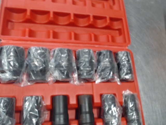 Set de 12 sockets 3/8' in case