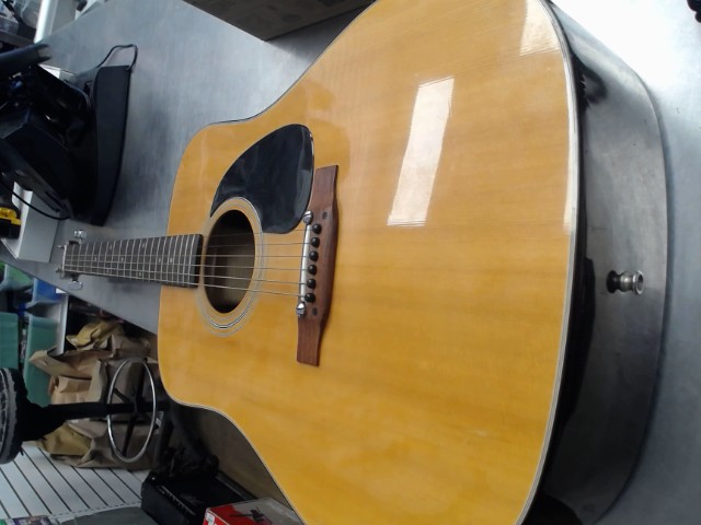Guitare accoustique aria