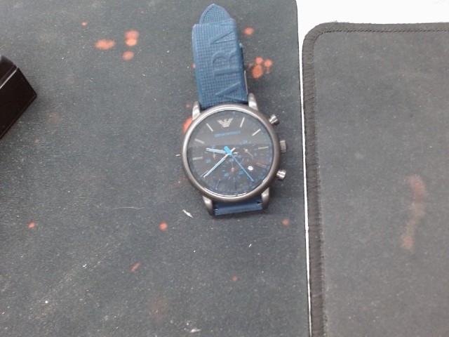 Montre bleu et noir