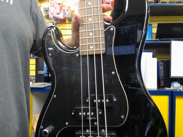 Shecter diamon p bass left handed