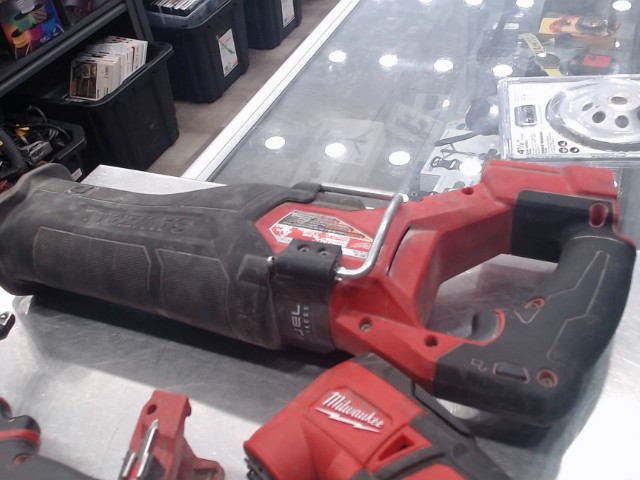 Sawzall a batterie