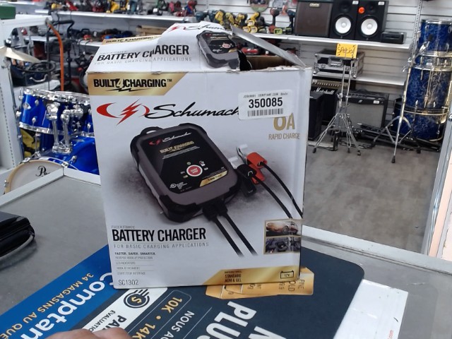 Battery cahrger 12v dans boite