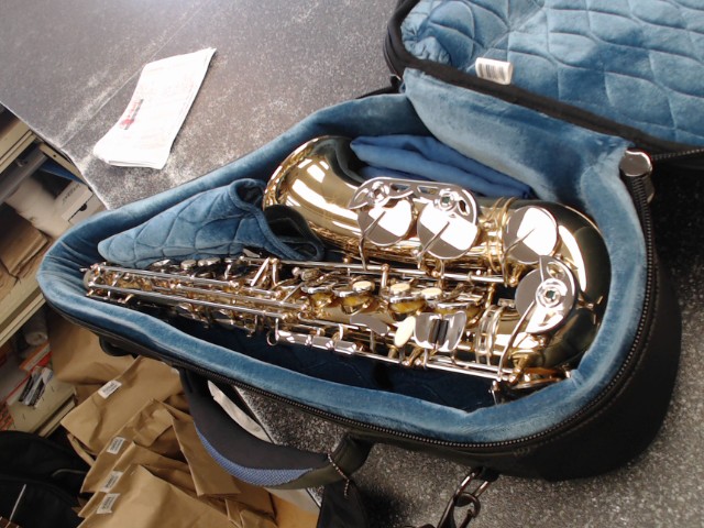 Saxophones neuf dans case