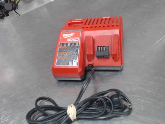 Chargeur batterie pour drill