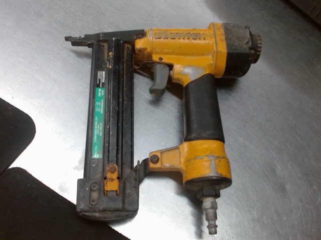 Gun a finition bostich