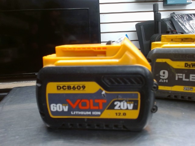 Copie batterie dewalt dcb609