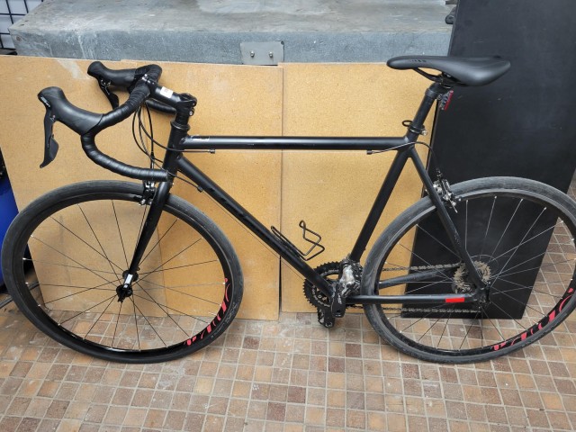 Velo de route noir velomane
