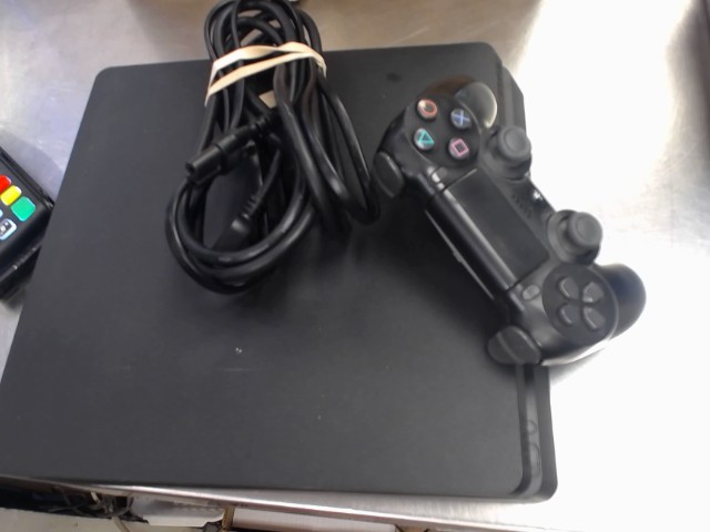Ps4 slim avec fils et man