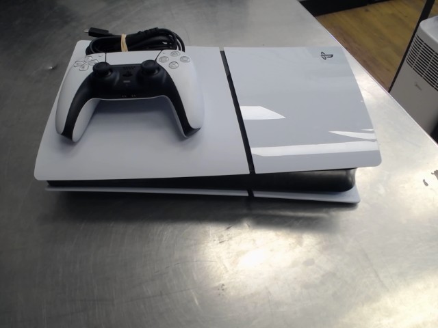 Ps5 slim 850g avec manette