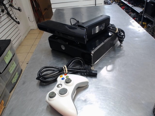 Xbox 360 s + chrg + man + kinect