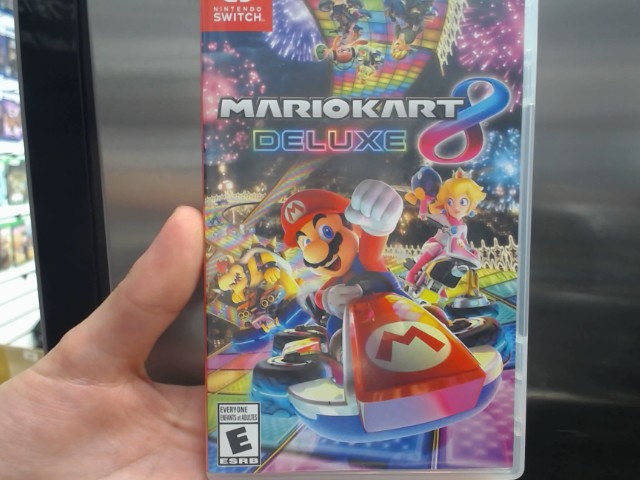 Mario kart 8 deluxe