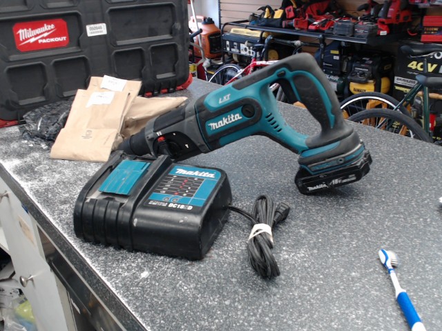Makita marteau retatif+batt+char