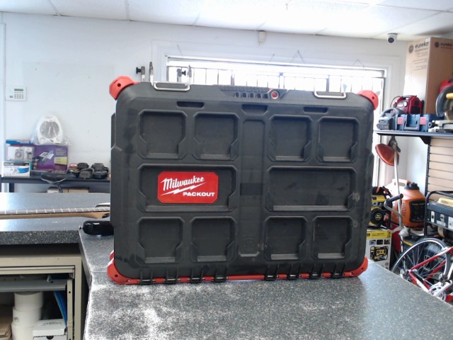 Milwaukee packout