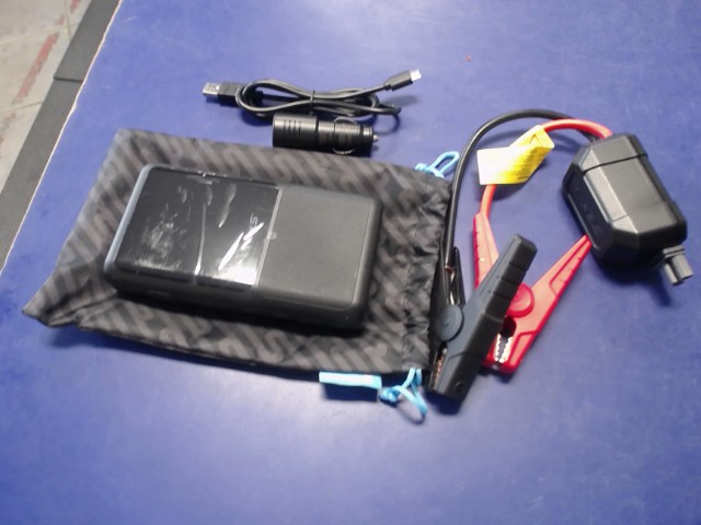 Jump starter et power bank comme neuf
