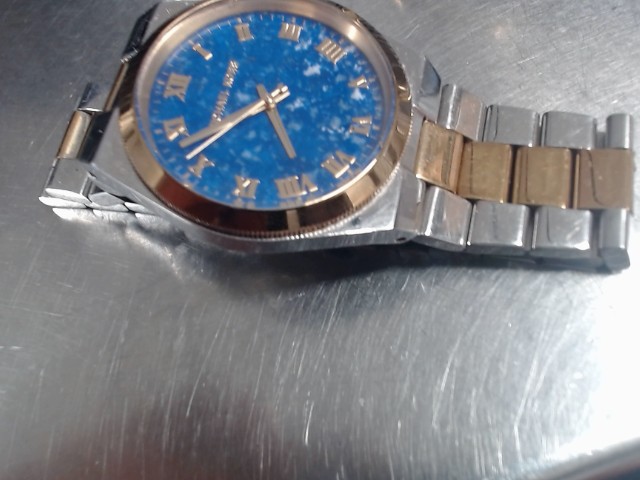 Montre cadrant bleu deja rammene