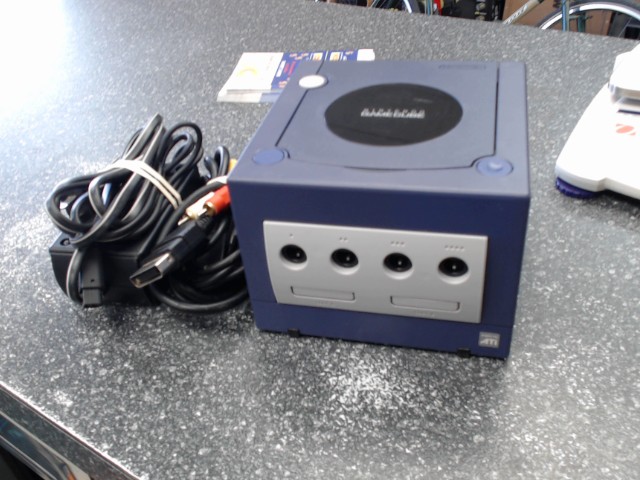 Console gamecube avec fils