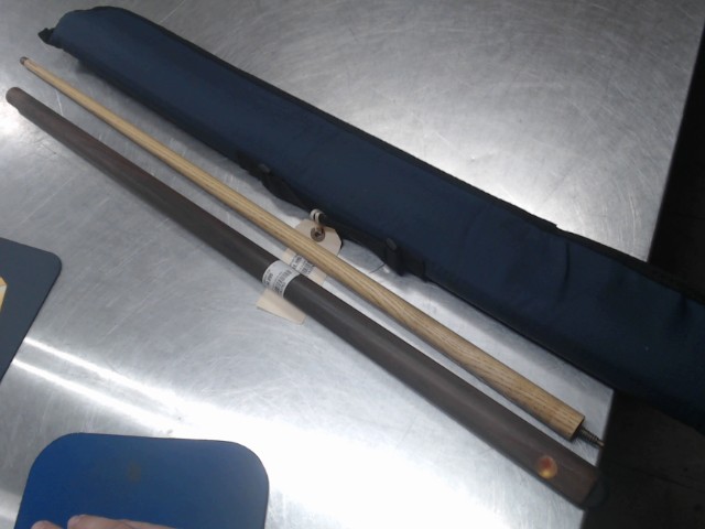 Baguette de billard en bois