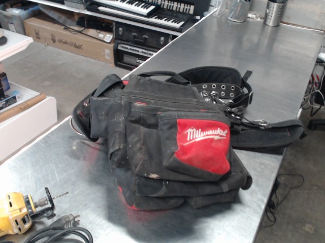 Carpenter pouch milwaukee