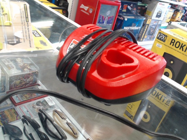 Chargeur a battery milwaukee m12