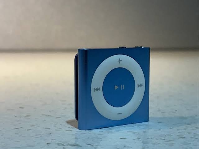 Ipod shuffle 2nd gen a1373 black+cable