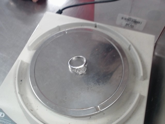 Bague avec strasses