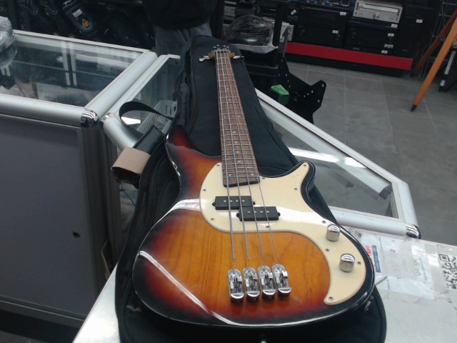 Basse basique 2004