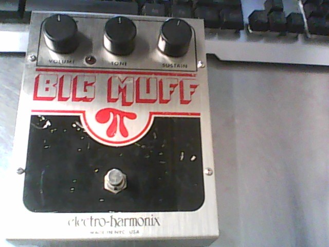 Electro harmonix big muff pedal