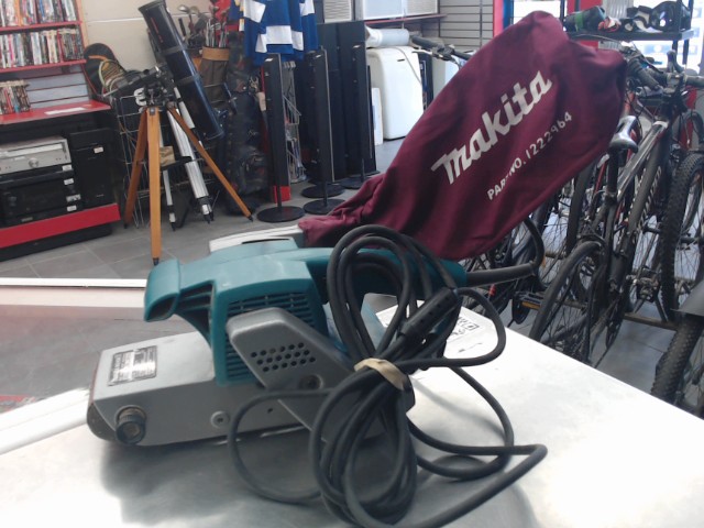 Sableuse makita filaire av sac