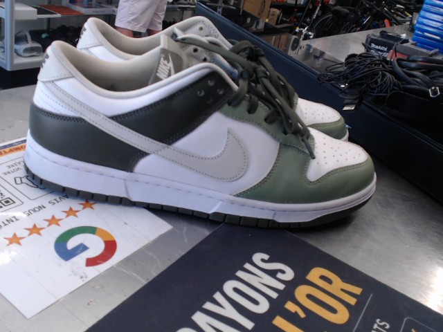 Nike dunk low veret size 12 us no box