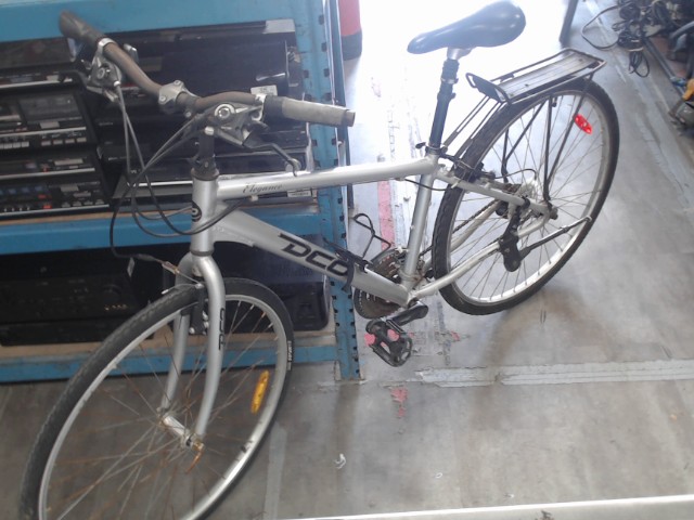 Velo route(hybrid)*roue arriere croche*