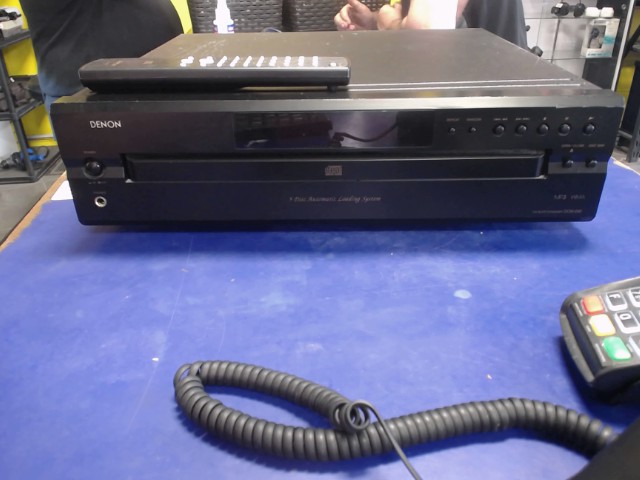 Lecteur 5 disc automatic 5 cd + manette