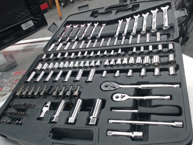 Kit de m�canicien douille ranch etc
