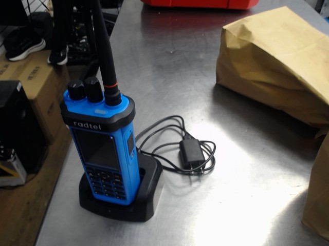 Talkie walkie avec charg