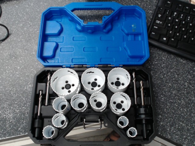 Hole saw kit
